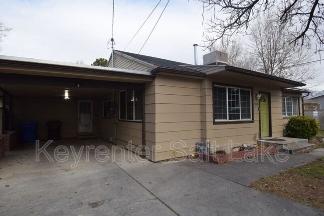 Photo - 616 Beynon Ct House