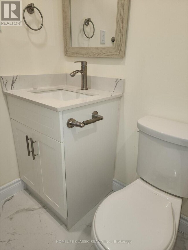 Photo du bâtiment - 5 Main St S