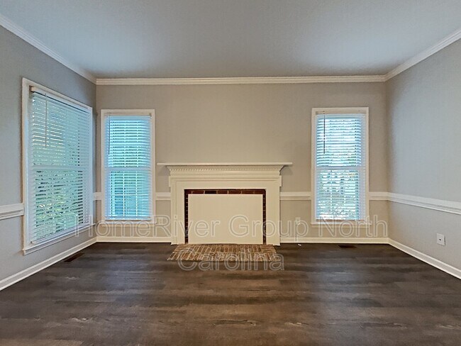 Building Photo - 9210 Pebble Creek Way