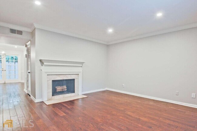 Foto del edificio - 34 Glenald Way NW