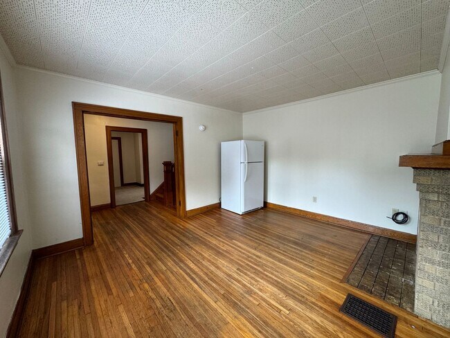 Building Photo - 183 W Patterson Ave