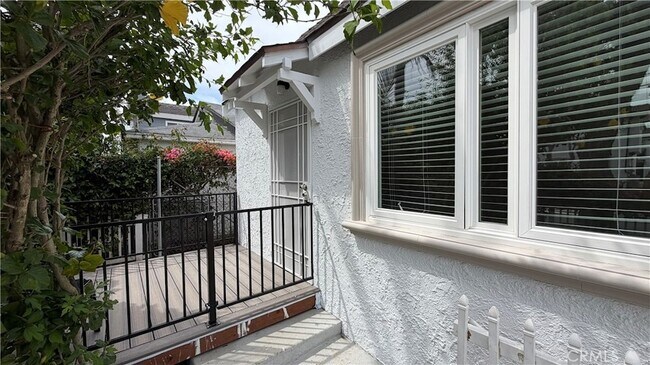 Foto del edificio - 4721 W 162nd St