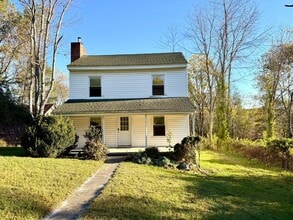 Building Photo - 1608 Harding Rd