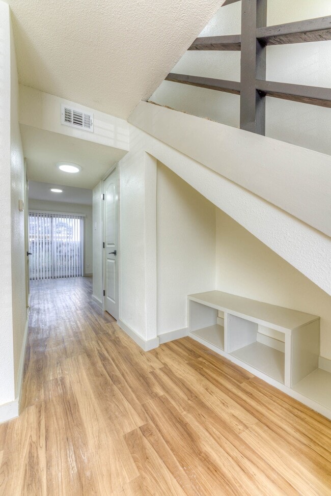 Building Photo - The Garden District Apartments