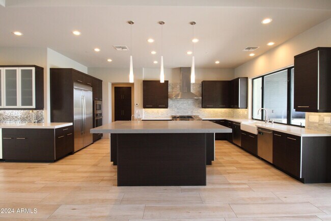 Foto del edificio - 12454 N 120th St