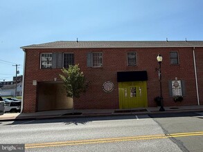 Building Photo - 358 Main St