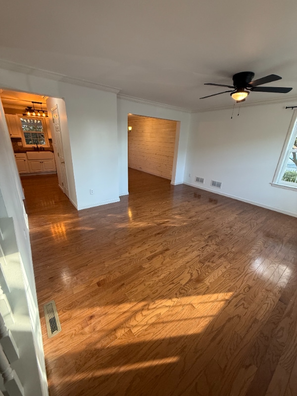 Building Photo - 48 Laurel Dr