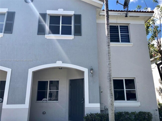 Foto del edificio - 3036 SE 15th Ave