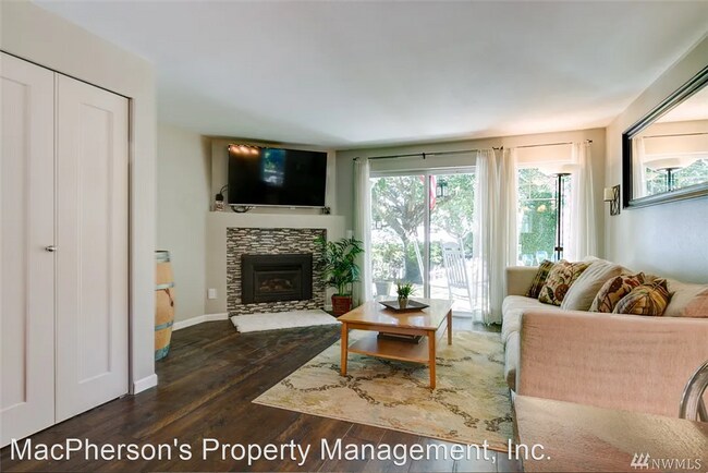 Building Photo - 3 br, 2.5 bath House - 5506 S. 237th Pl. #4-4