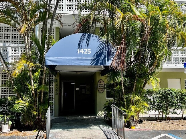 Foto del edificio - 1425 Arthur St