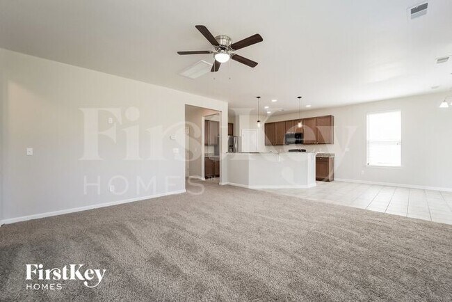 Foto del edificio - 315 Spectrum Rd