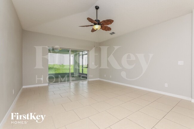 Building Photo - 468 Kestrel Dr