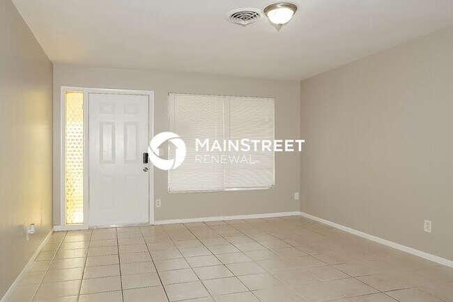 Building Photo - 2 Bedroom Pet-Friendly Home in North Palm ...