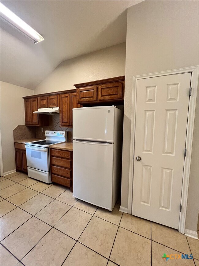 Building Photo - 523 Olaf Dr