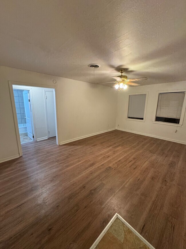 Building Photo - 3600 S Tyler St