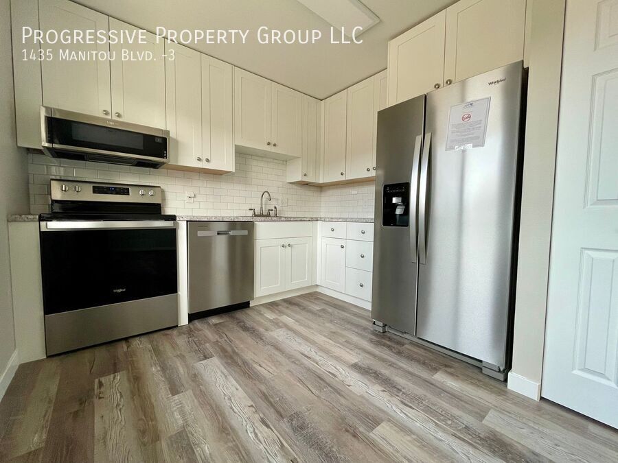 Primary Photo - 1435 Manitou Blvd