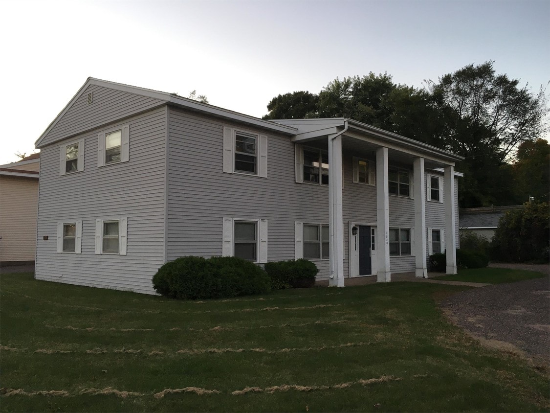 2820 Birch St Unit 2, Eau Claire, WI 54703 Room for Rent in Eau
