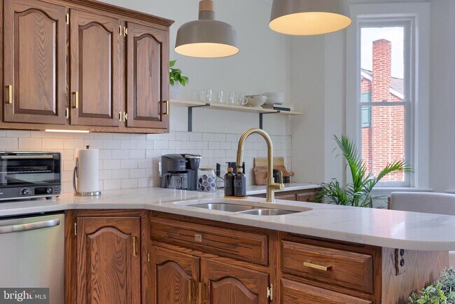 Foto del edificio - 136 E Harrisburg Ave