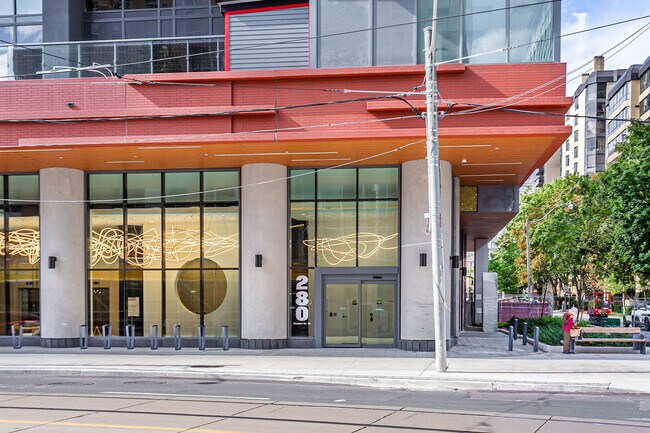 Building Photo - 292 Dundas St W