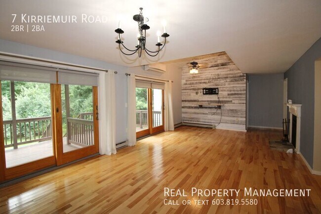 Building Photo - 2 Bedroom, 2 Bath Stratham Condo with Gara...