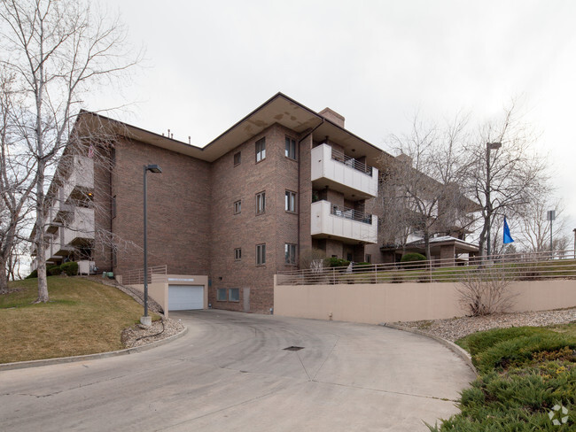 Foto del edificio - Courtyard at Lakewood