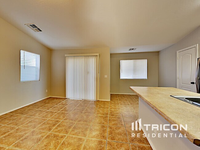 Foto del edificio - 3332 W Wayland Dr