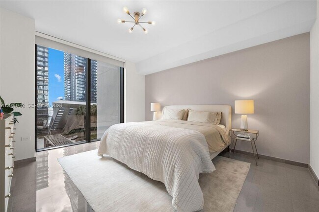 Foto del edificio - 88 SW 7th St