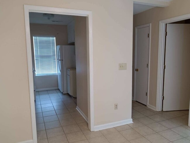 Living room and kitchen entrance - 4725 Bayfield Dr