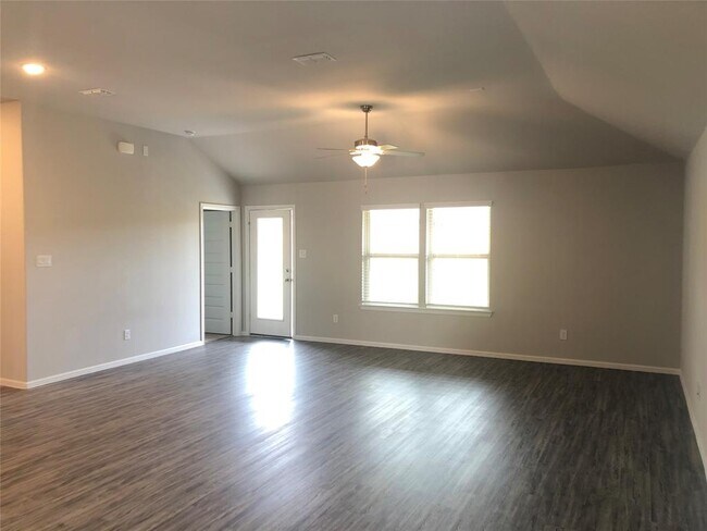 Building Photo - 2104 Auburndale Ave