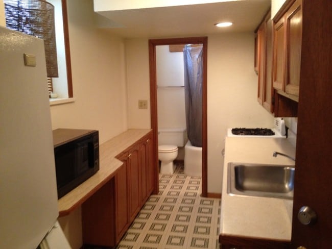 Building Photo - 408 N Mandan St