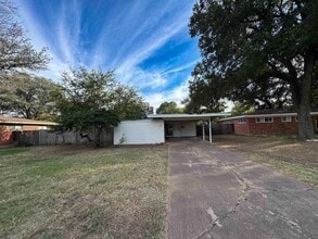 Building Photo - 4409 McCrory Ave