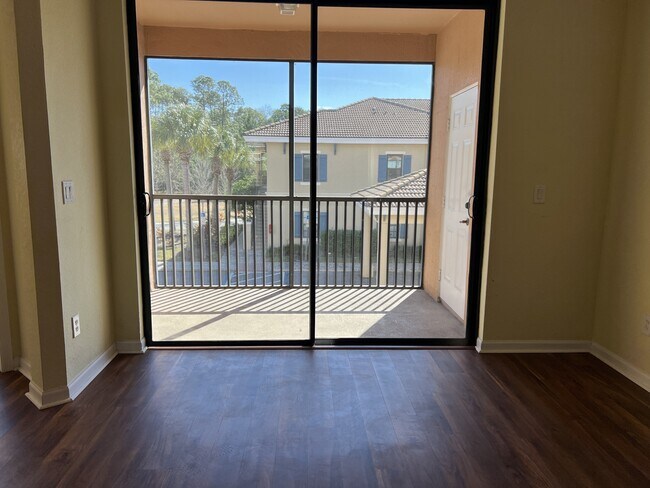 Foto del edificio - 300 Via Castilla