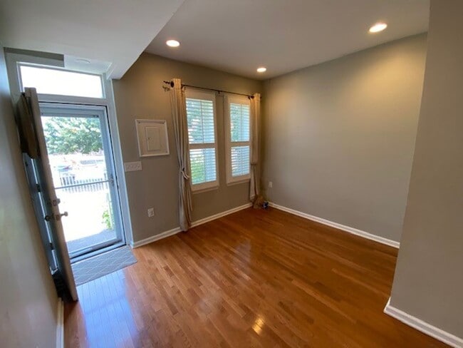 Photo - 931 5th Street, SE Townhome