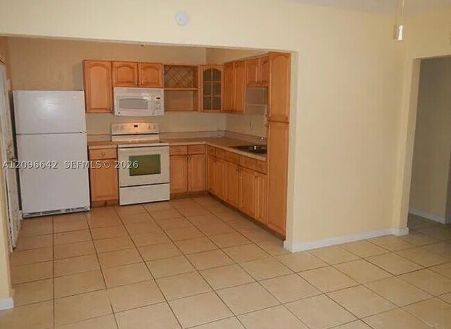 Foto del edificio - 1351 NE 149th St