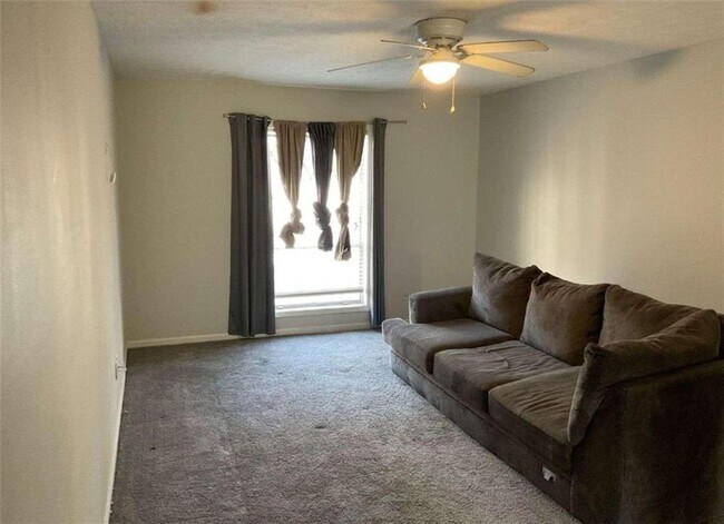 Foto del edificio - 3195 Abbeywood Dr