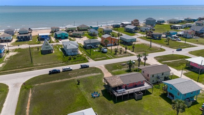 Building Photo - 610 Surf Dr