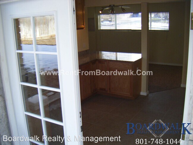 Building Photo - 2 br, 1 bath House - 2827 E. Bridgewater Dr.