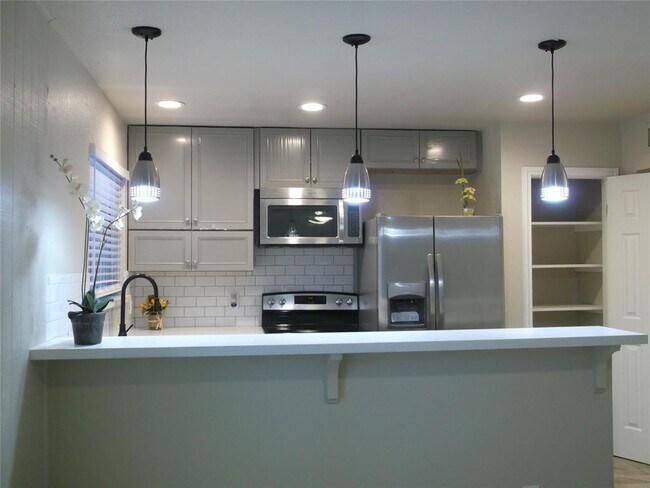 Foto del edificio - 10214 Beekman Pl Dr