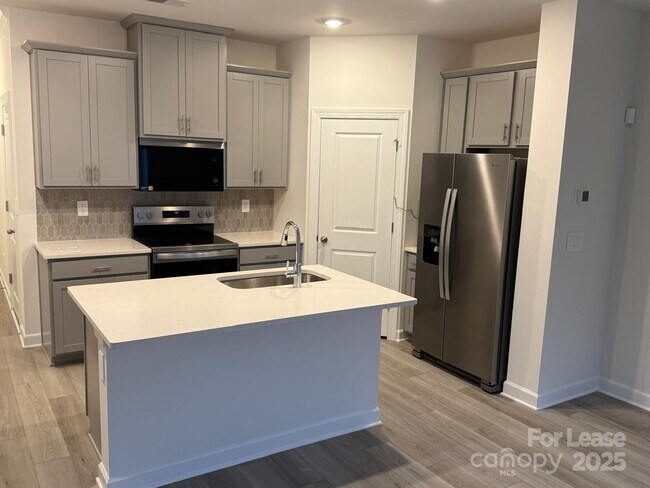 Foto del edificio - 4113 Smt Wds Dr