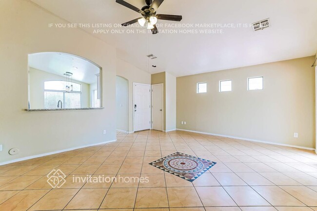 Building Photo - 1359 W Diamond Ave