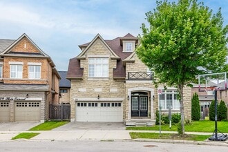 Building Photo - 135 Hoey Cres