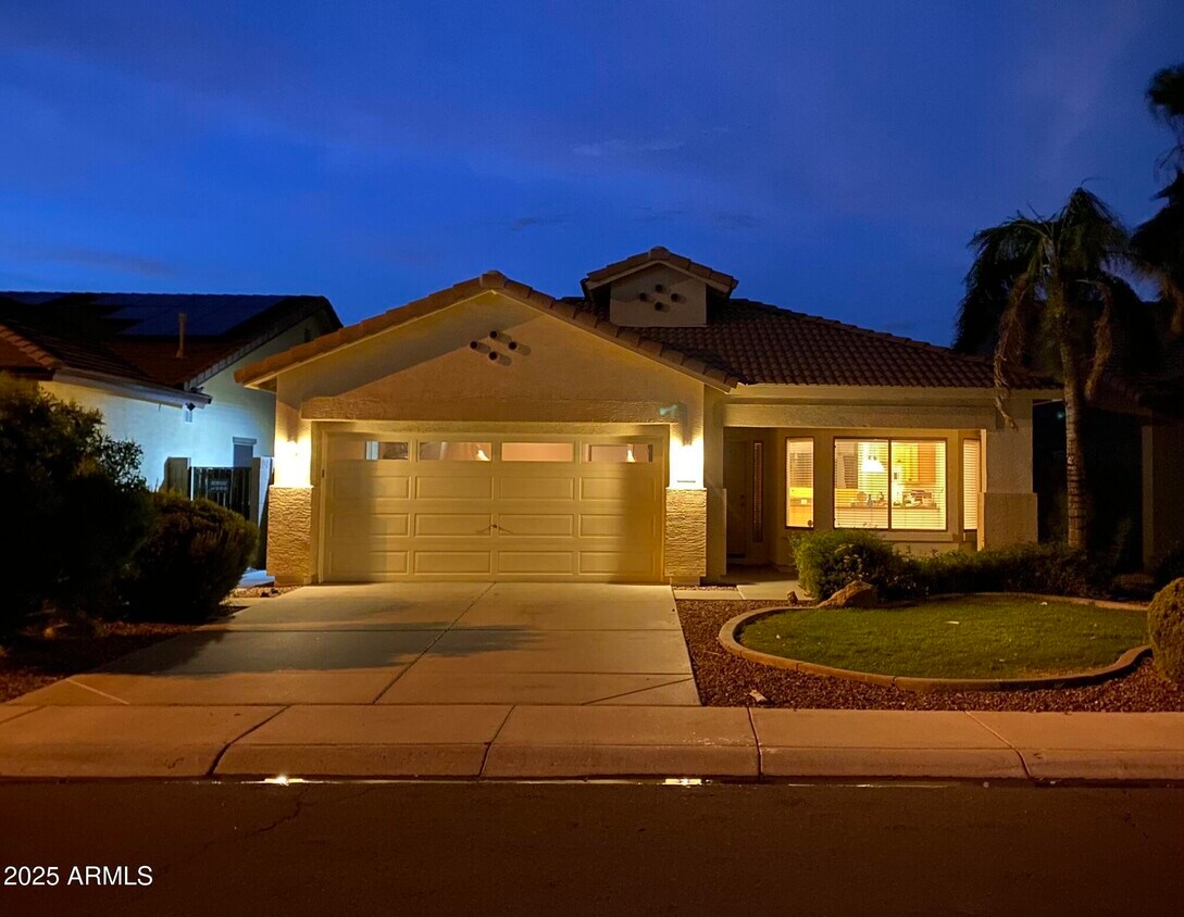 Foto principal - 12542 W Honeysuckle St