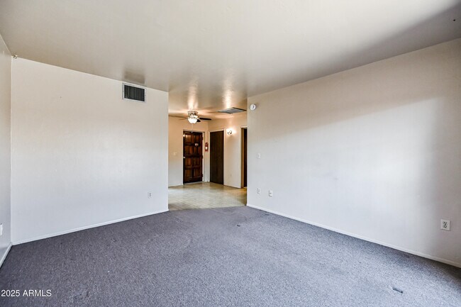 Foto del edificio - 721 E Fremont Rd