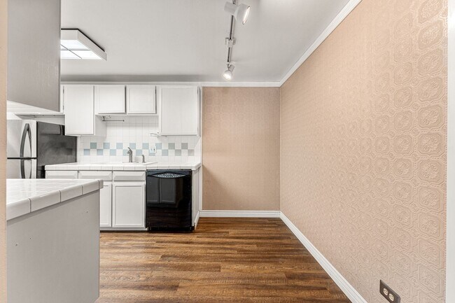Foto del edificio - Condo in Historic Governor's Park!