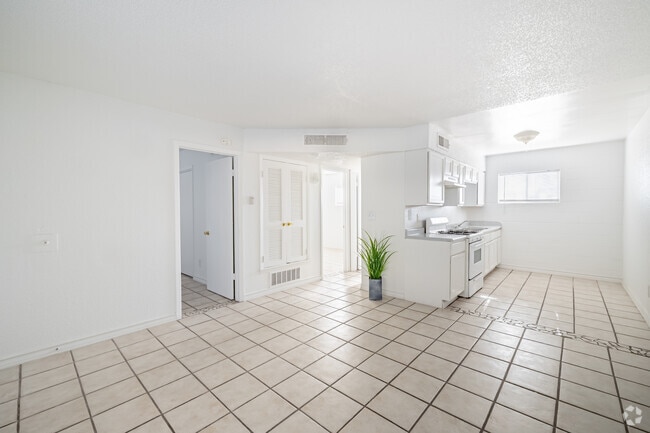 2 habitaciones, 1 baño - 750 pies cuadrados - Cocina / Comedor - Hacienda Heights