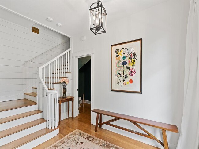 Foto del edificio - 907 W 18th St
