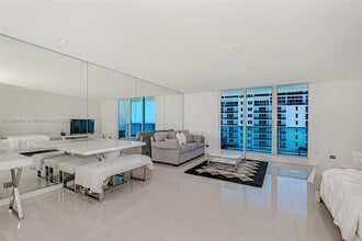 Building Photo - 2301 Collins Ave Building Photo - 2301 Collins Ave