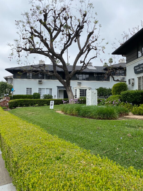 Foto del edificio - 1776 Grevelia St