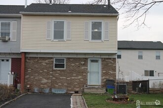 Building Photo - 37 Redbud Rd