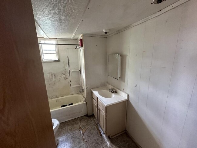 Building Photo - 3632 SW Military Dr